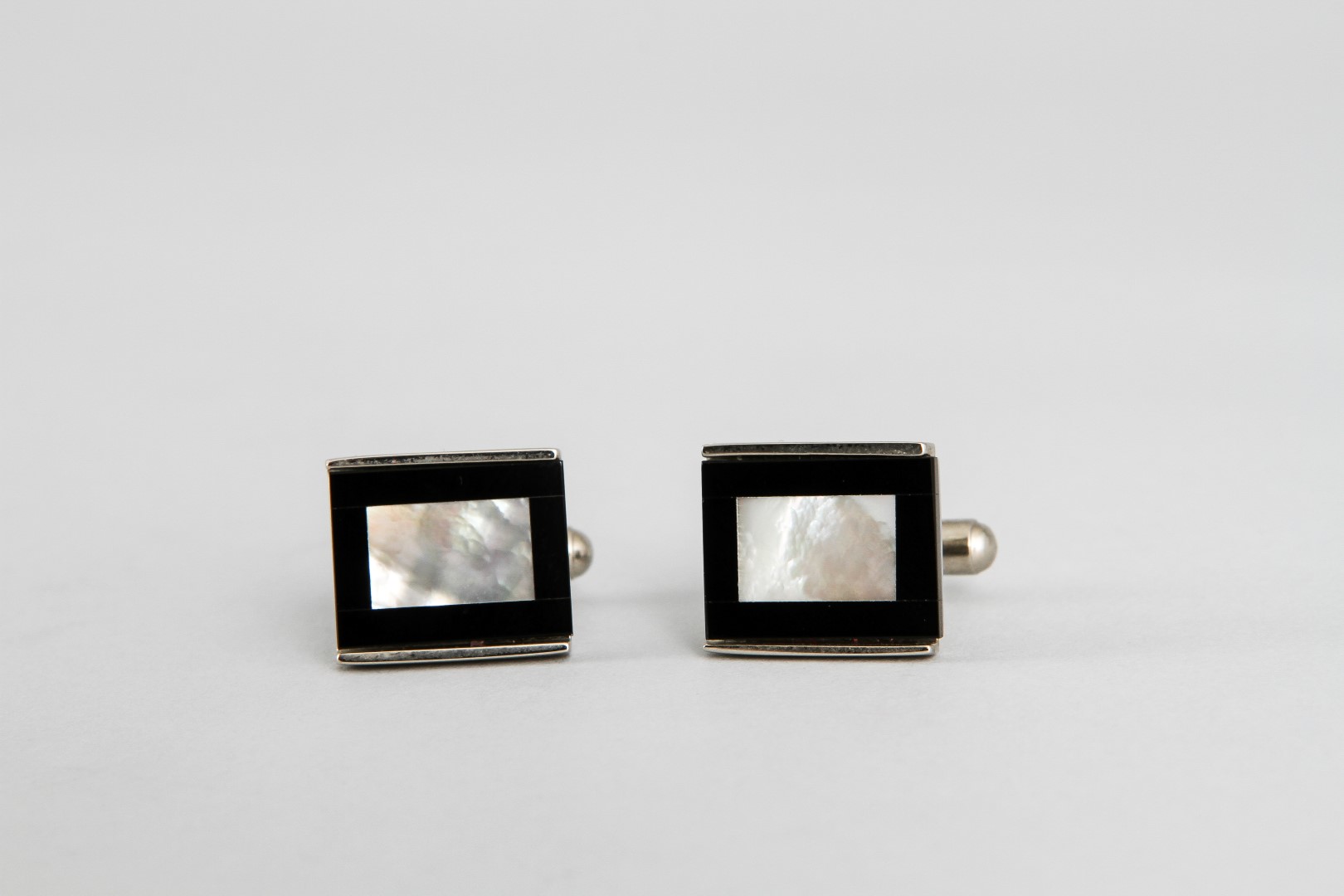 MON ART INTERNATIONALE CUFFLINKS